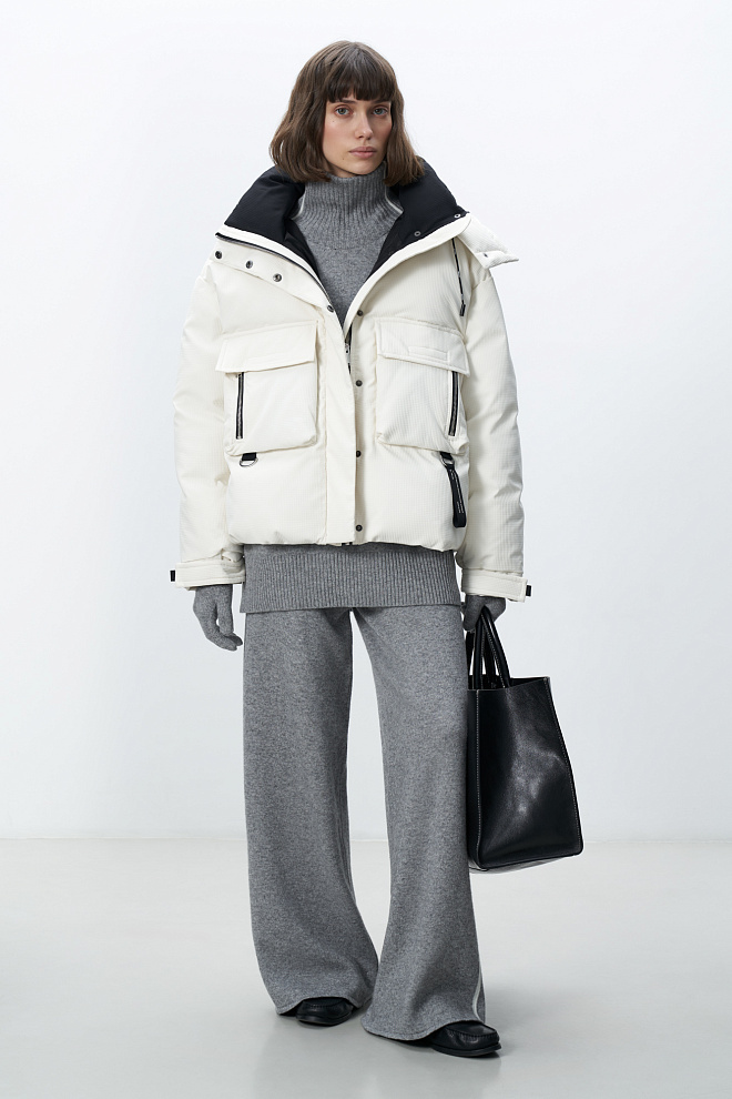 Пуховик с воротником-стойкой и капюшоном