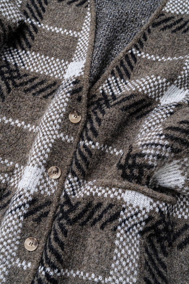 Трикотажный кардиган со сложной клеткой 