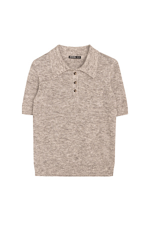 бежевый Трикотажная футболка из шерсти мериноса и альпака. Модель прямого силуэта с воротником-поло на пуговицах. Края изделия выполнены в рубчик. 