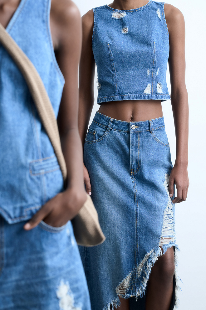 Топ с разрезами в стиле гранж