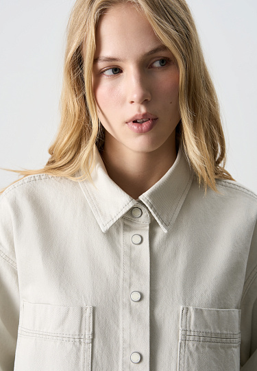 Джинсовая рубашка с удлиненной спинкой