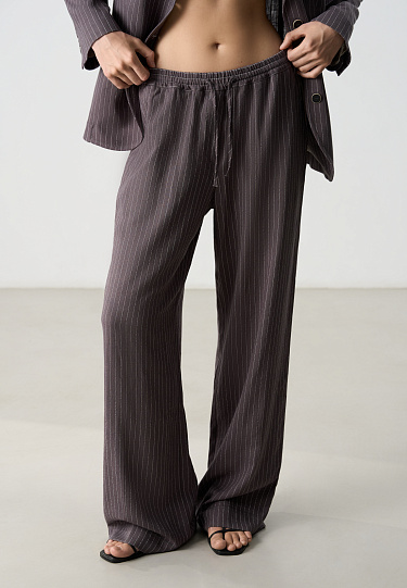 Брюки в полоску изо льна