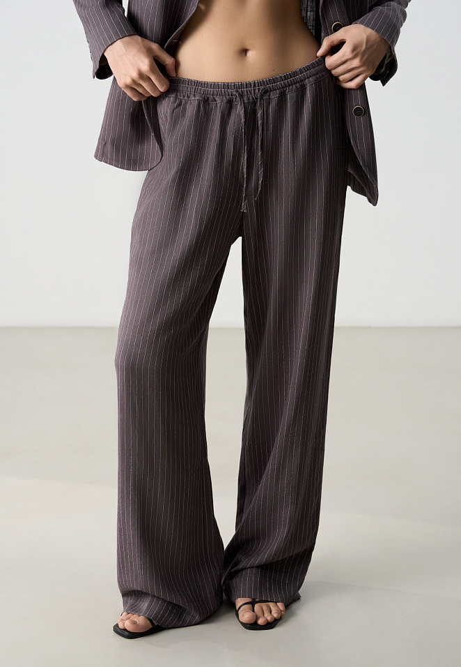Брюки в полоску изо льна