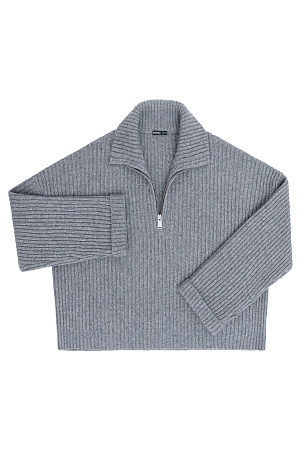 серый Джемпер из смесовой шерсти с добавлением кашемира. Модель свободного силуэта, со спущенной линией плеч, отворотами на манжетах и высоким воротником-стойкой с застежкой на молнию.