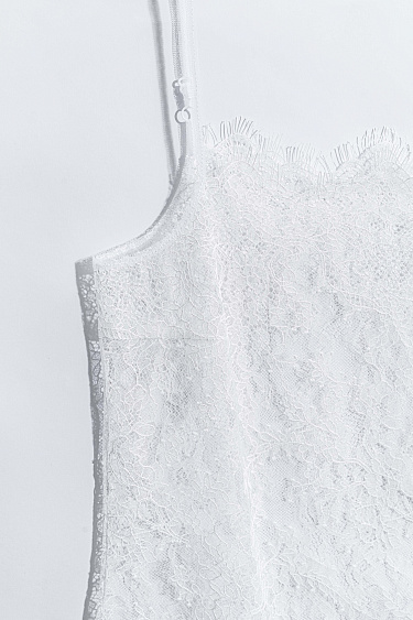 Топ из тонкого кружева