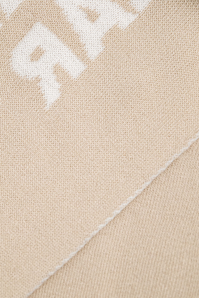 Длинный шарф с жаккардом