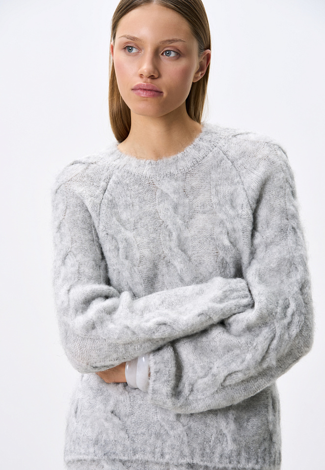 Трикотажный джемпер с косами