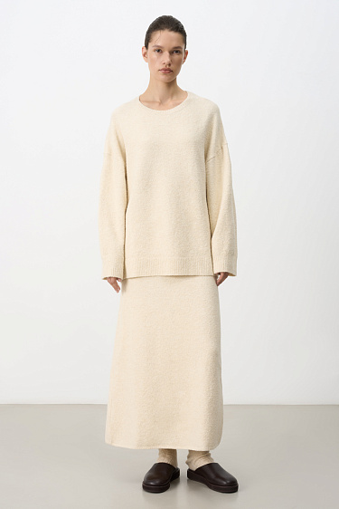 Джемпер со спущенной линией плеча