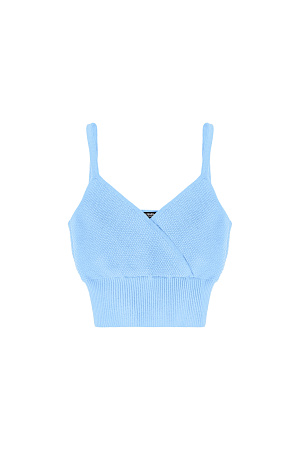 голубой Фактурный кроп-топ из вискозы на тонких бретелях. Модель с имитацией запаха на лифе и широкой эластичной резинкой.