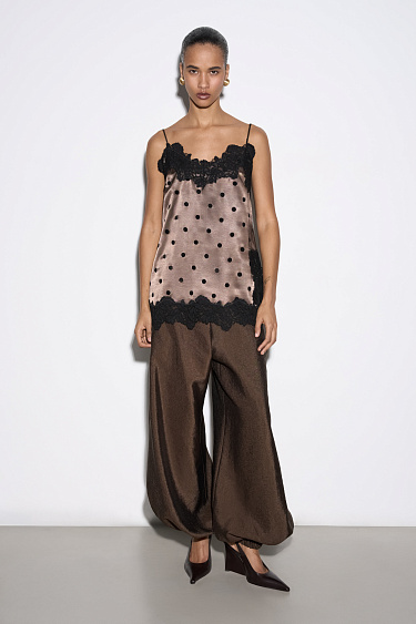 Широкие брюки-джоггеры