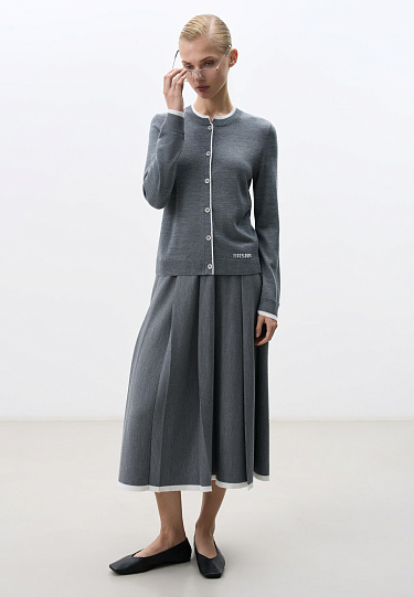 Кардиган с манжетами и воротничком