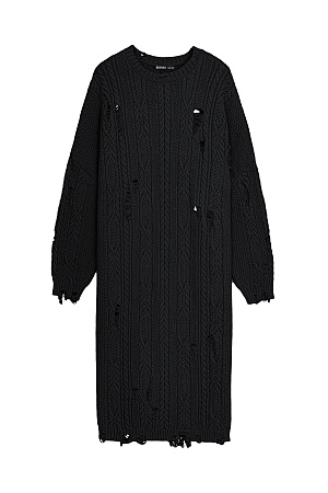 черный Трикотажное платье с разрезами в стиле гранж. Модель свободного силуэта длины миди, со спущенным плечом и круглым вырезом.