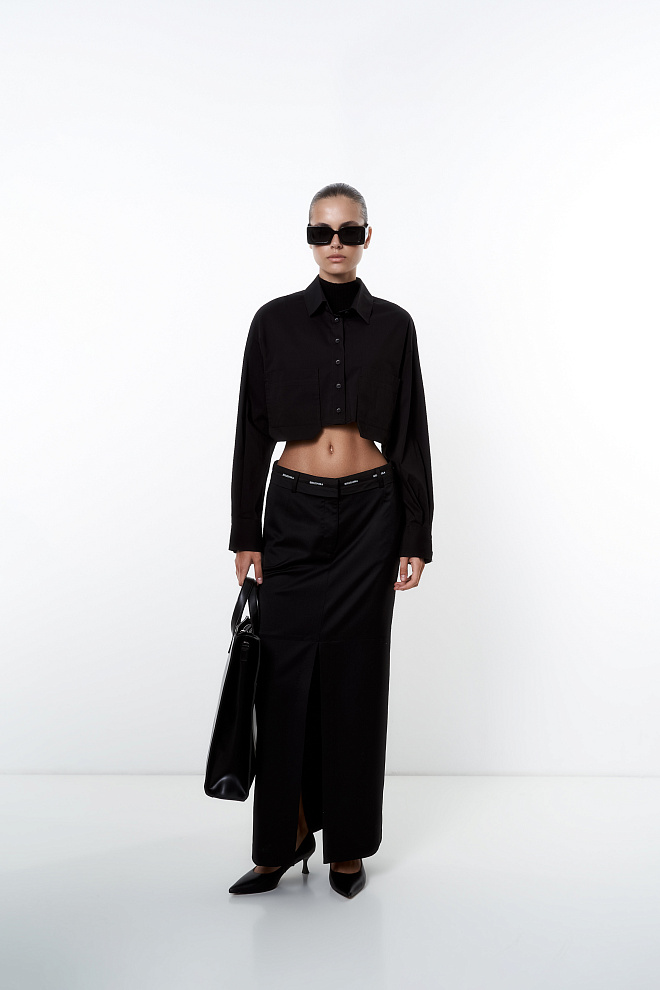 Укороченная рубашка с двумя накладными карманами