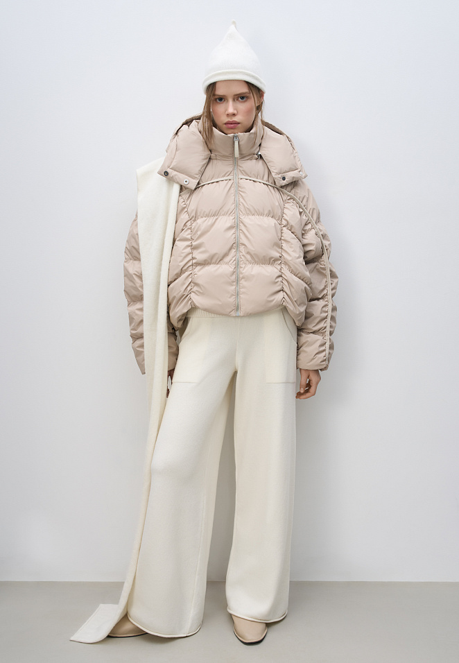 Стеганый пуховик с капюшоном