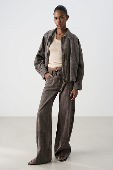 Льняные брюки со шнурком 