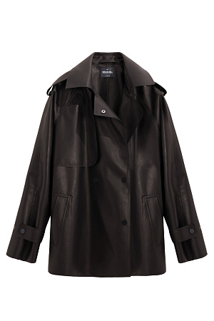 коричневый Тренч из двусторонней экокожи. Модель прямого кроя с широким отложным воротником и кокеткой. Изделие декорировано патами на плечах и манжетах рукавов. Два боковых кармана. Застежка на кнопки. 