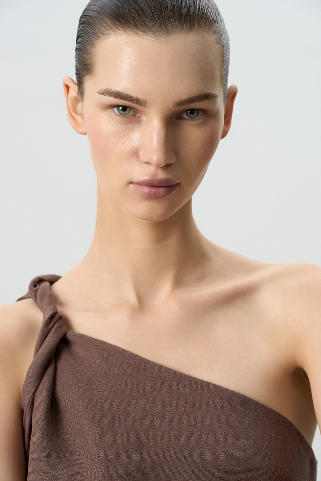 Платье из 100% льна с перекрутом