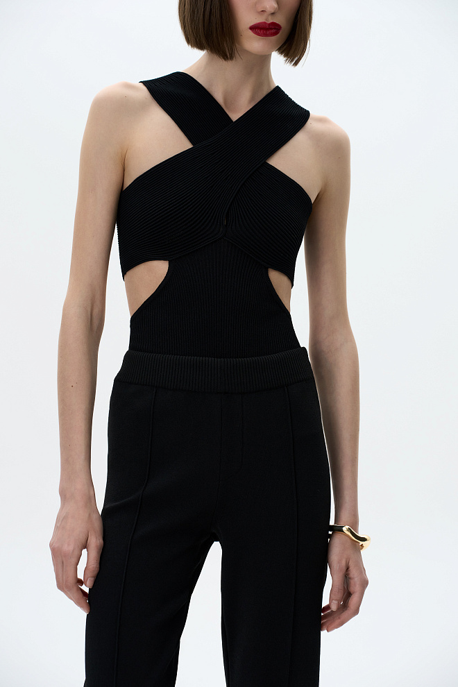 Боди с акцентными вырезами