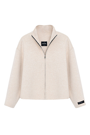 бежевый Укороченный жакет со спущенной линией плеча. Модель свободного силуэта с боковыми карманами и брендированным ярлыком.