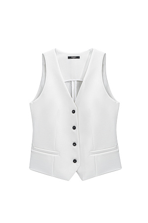 белый Классический жилет из поливискозы. Модель приталенного силуэта с имитацией карманов и v-образным вырезом. Застежка на пуговицы.