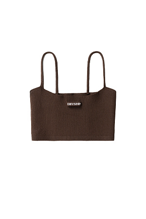 коричневый Трикотажный короткий топ из вискозы в спортивном стиле. Модель выполнена в рубчик на тонких бретельках. Брендированный жаккард на груди. Дополнить образ можно шортами в таком же стиле. 