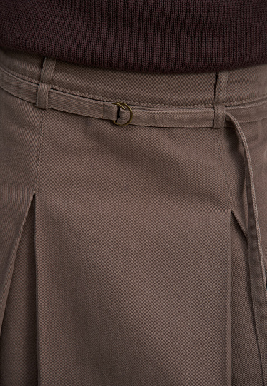 Джинсовая юбка со встречными складками