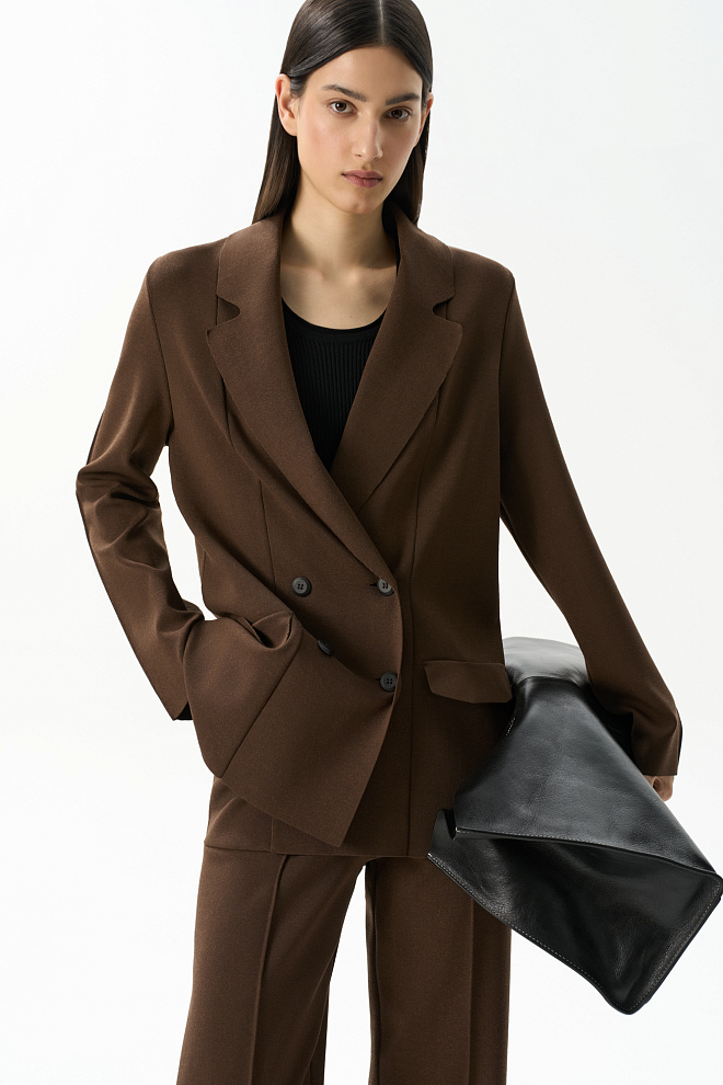 Трикотажный двубортный жакет