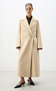 Двубортное шерстяное пальто свободного силуэта с английским воротником, боковыми карманами и застежкой на пуговицы. При изготовлении изделия была использована технология Double Face - обе стороны ткани можно использовать в качестве лицевой, швы внутри пальто выполняются вручную, чтобы избежать видимых строчек на лицевой стороне и сохранить элегантный вид.