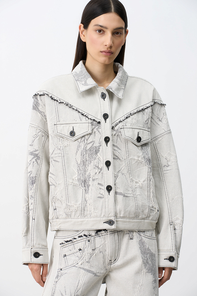 Принтованная джинсовая куртка