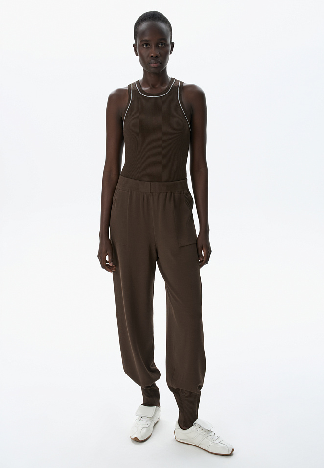 Трикотажные брюки в спортивном стиле