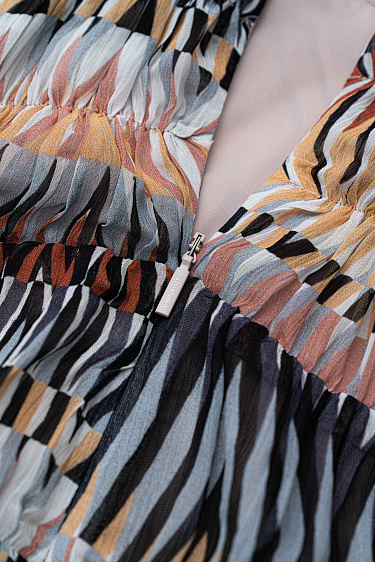 Сарафан с ярким принтом