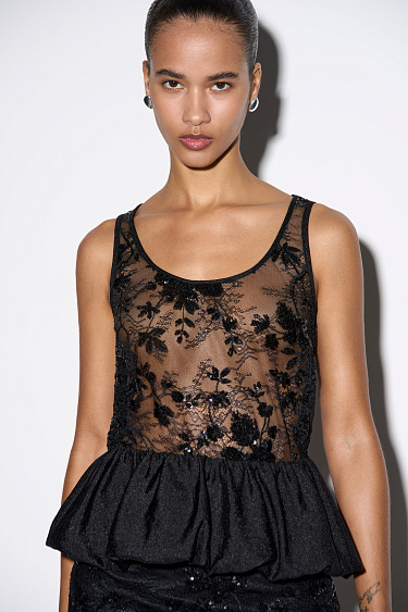 Кружевной топ с баской