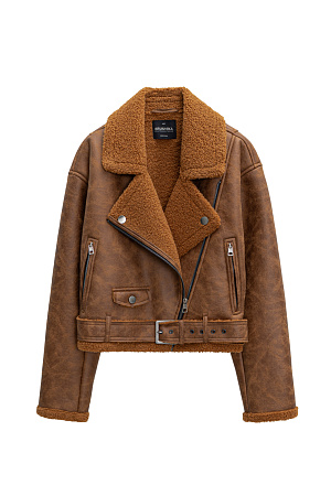 коричневый Дубленка-косуха с подкладкой из экомеха. Укороченная модель приталенного силуэта. Застежка на молнию, два кармана на молниях, ремень из основной ткани с металлической пряжкой.