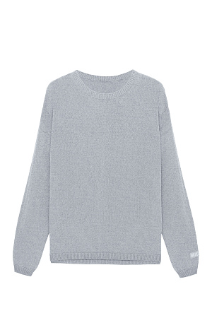 серый Трикотажный лонгслив из тонкой вискозы свободного силуэта. Спущенная линия плеча, круглый вырез и брендированный ярлык на рукаве.