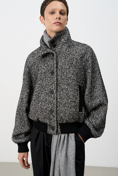 Шерстяной бомбер oversize с воротником-стойкой