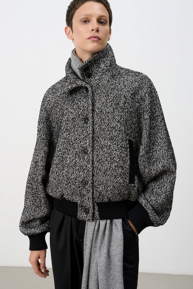 Шерстяной бомбер oversize с воротником-стойкой