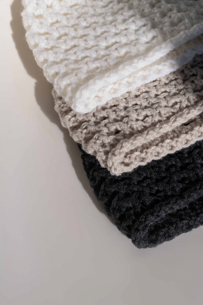 Трикотажная шапка из шерсти