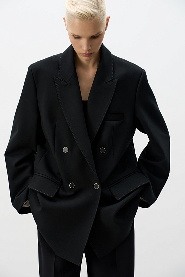 Двубортный жакет с отстрочкой 