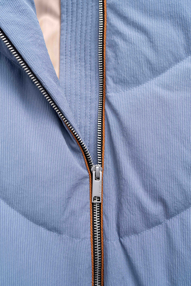 Стеганый пуховик из текстурного нейлона