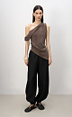 Топ из купры. Модель свободного асимметричного силуэта, с акцентом на плечо, короткими рукавами, драпировкой на талии и мягкими складками.