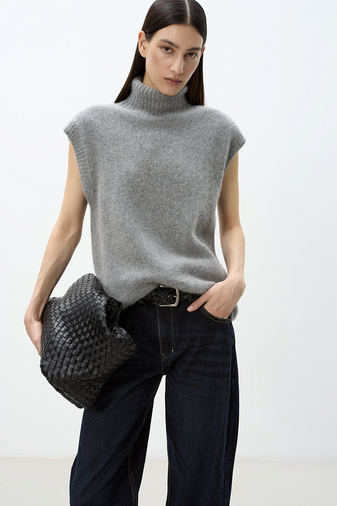 Трикотажный жилет из пуха лисы