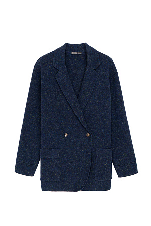 синий Трикотажный двубортный жакет из шерсти с добавлением вискозы и шелка. Модель прямого кроя, с лацканами, двумя накладными карманами и валиками на манжетах. Застежка на пуговицы. Без подкладки. 