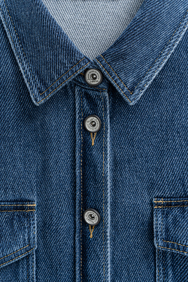 Джинсовая рубашка с нагрудными карманами