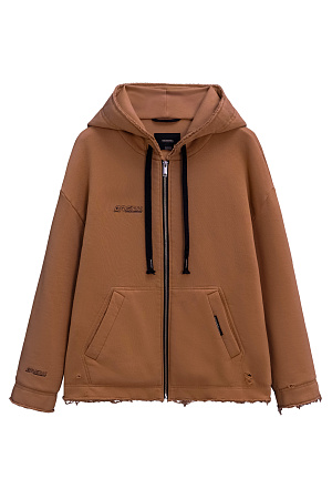 бежевый Худи из футера с капюшоном на кулиске. Модель прямого свободного кроя со спущенной линией плеч, длинными рукавами и накладными карманами. Изделие декорировано вышивкой на груди и манжете. Необработанный край по низу изделия и на манжетах рукавов создает эффект потертости. Застежка на молнию.