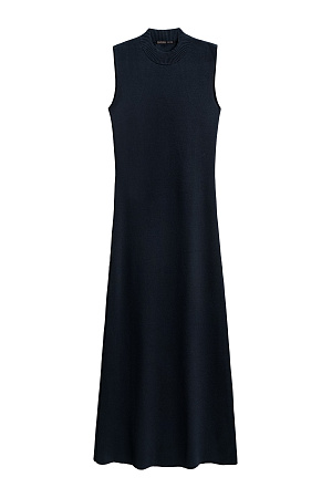 черный Трикотажное платье длины миди из вискозы. Модель приталенного силуэта, без рукавов, с невысоким воротником стойкой. 
