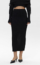 Трикотажная юбка длины миди с люрексом. Модель приталенного силуэта с разрезом сзади и эластичным поясом.