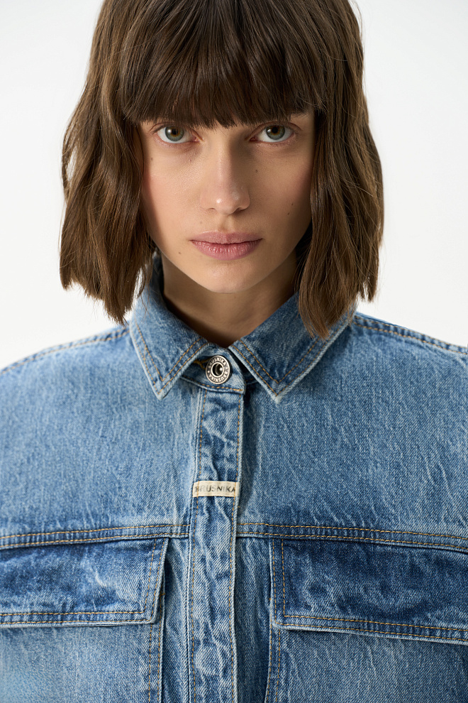 Джинсовый комбинезон с большими карманами