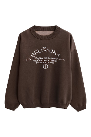 коричневый Трикотажный джемпер из вискозы. Модель свободного силуэта, с длинными рукавами, спущенной линией плеч и круглым вырезом горловины. Края выполнены в рубчик. Изделие декорировано брендированным жаккардом.