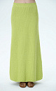 Трикотажная юбка длины макси из хлопка с добавлением вискозы. Модель свободного силуэта с эластичным поясом в рубчик. Дополнить образ можно жилетом в таком же стиле.