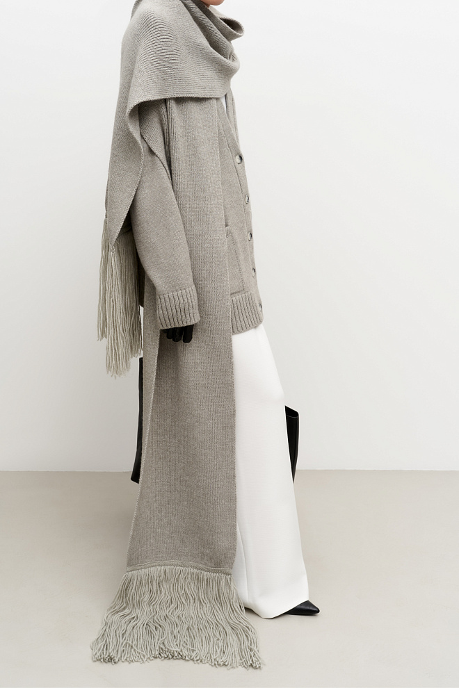 Длинный шарф с бахромой